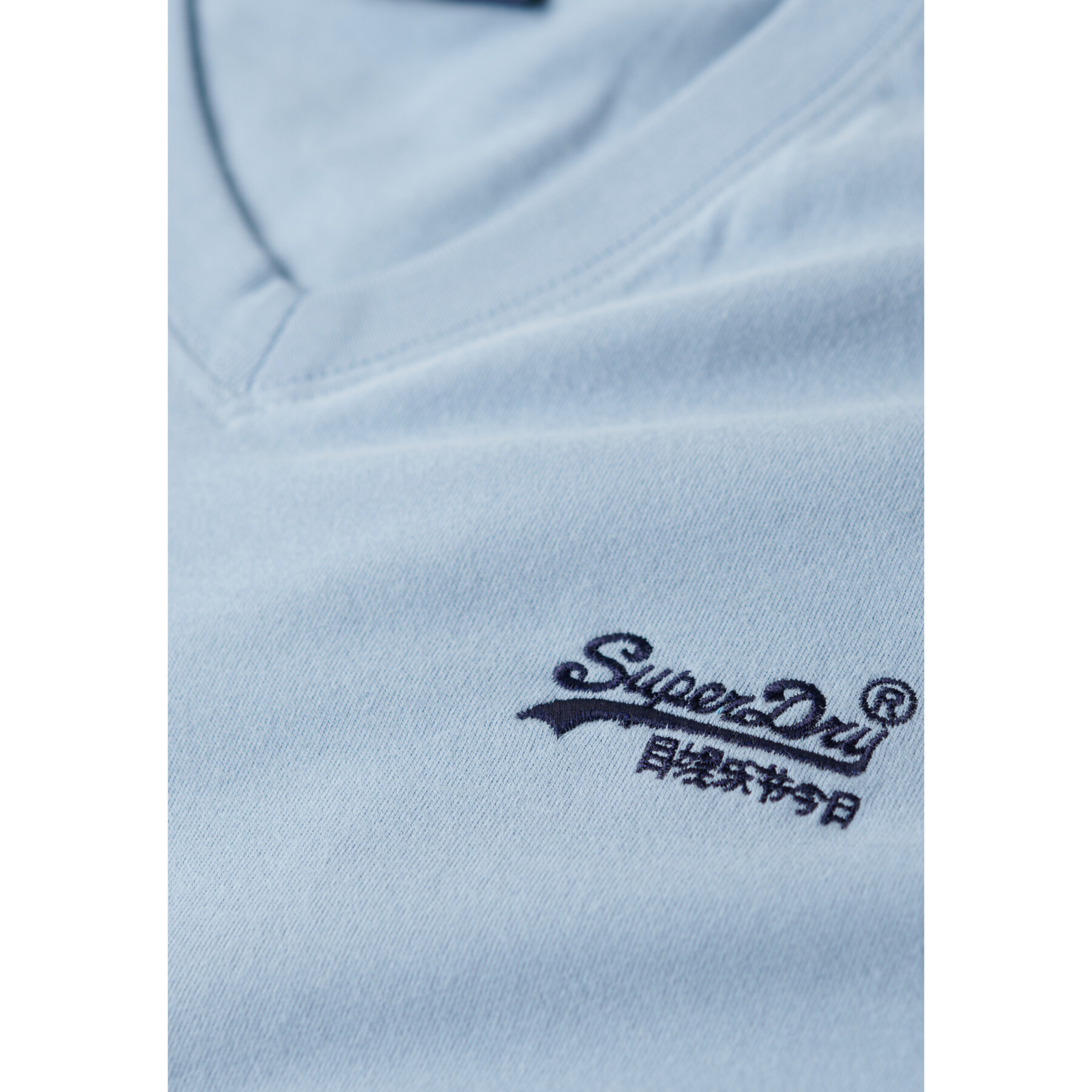T-shirt met v-hals en logo van biologisch katoen Superdry Essential
